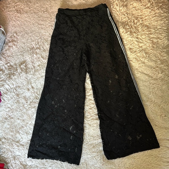 Boston Proper lace black pants with short and 2 white stripes in each side. - Picture 3 of 4